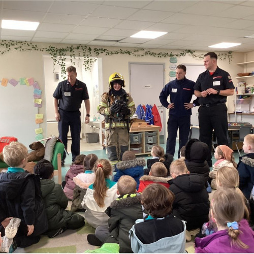 33ad6eab-0e3a-4a3c-bf25-de3a4e3a6605